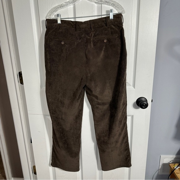 Peter Millar size 33 Nanoluxe‎ fine wale cords, brown, stretch, flat front - Picture 6 of 11